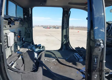 2021 Chevrolet Silverado 1500 4Wd Short Bed Lt Trail Boss z USA, uszkodzony, nr VIN 3GCPYFEL2MG132028